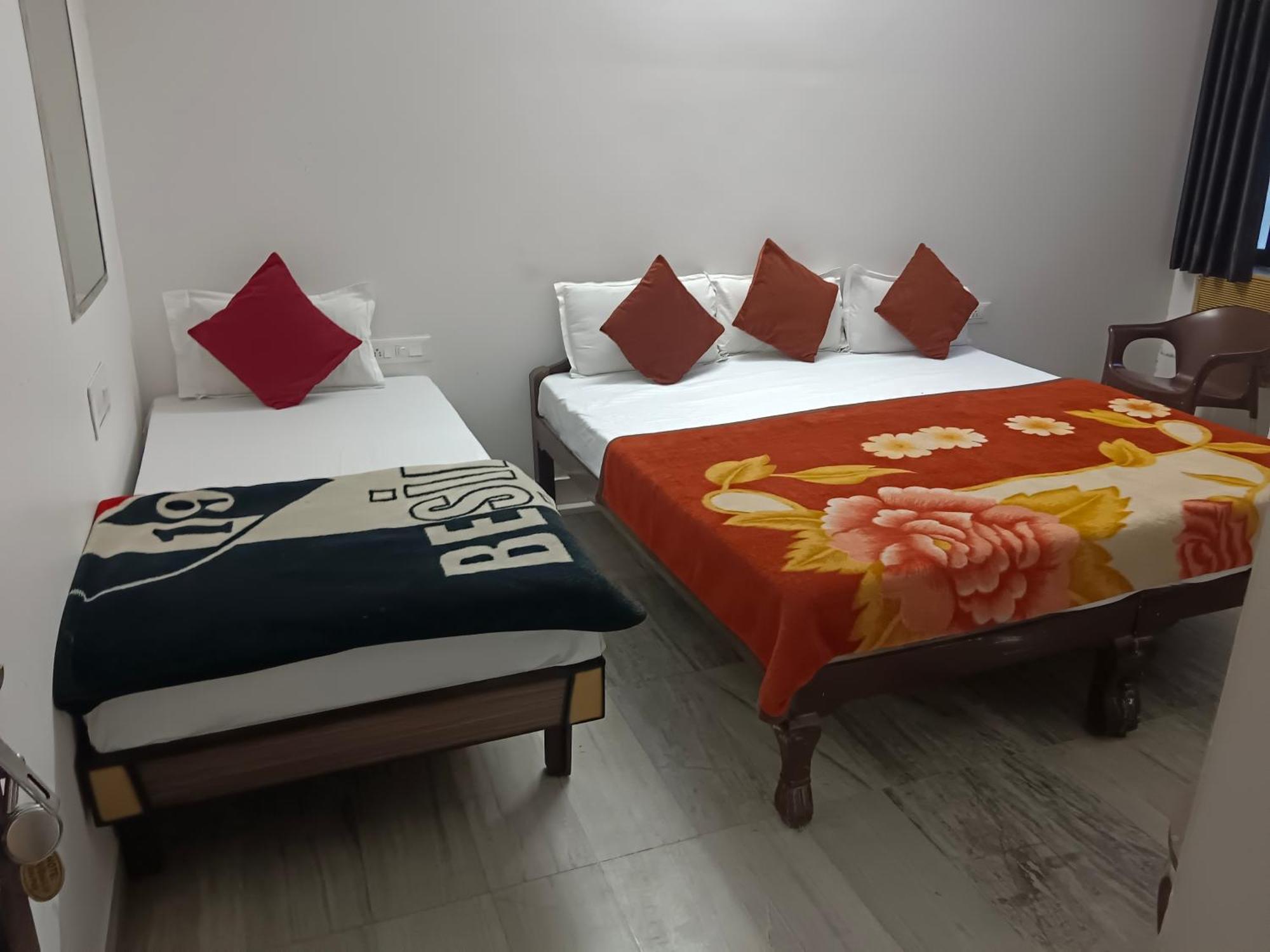 Hotel Shubham Udajpur Exteriér fotografie